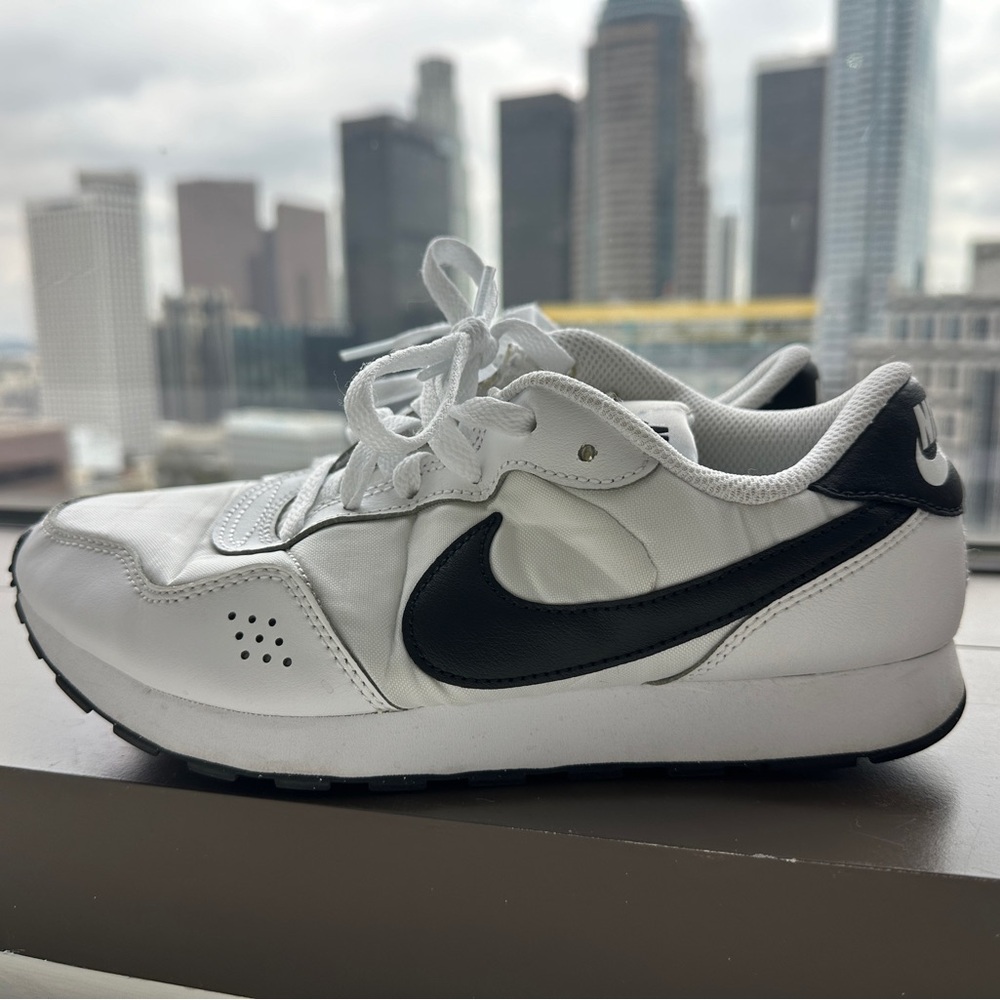 Nike Valiant Mid G’s